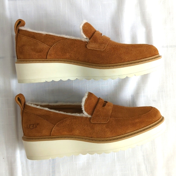 UGG shoes style 1095231, Atwater Spill Seam wedge loafer, sz 6 - Picture 6 of 12